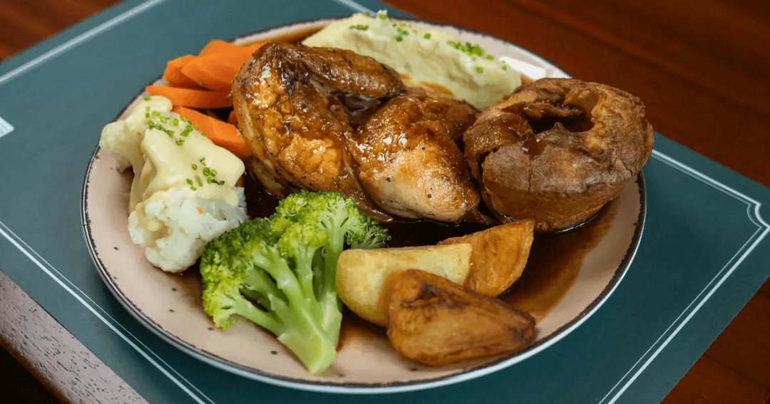 sunday roast at crown & lion