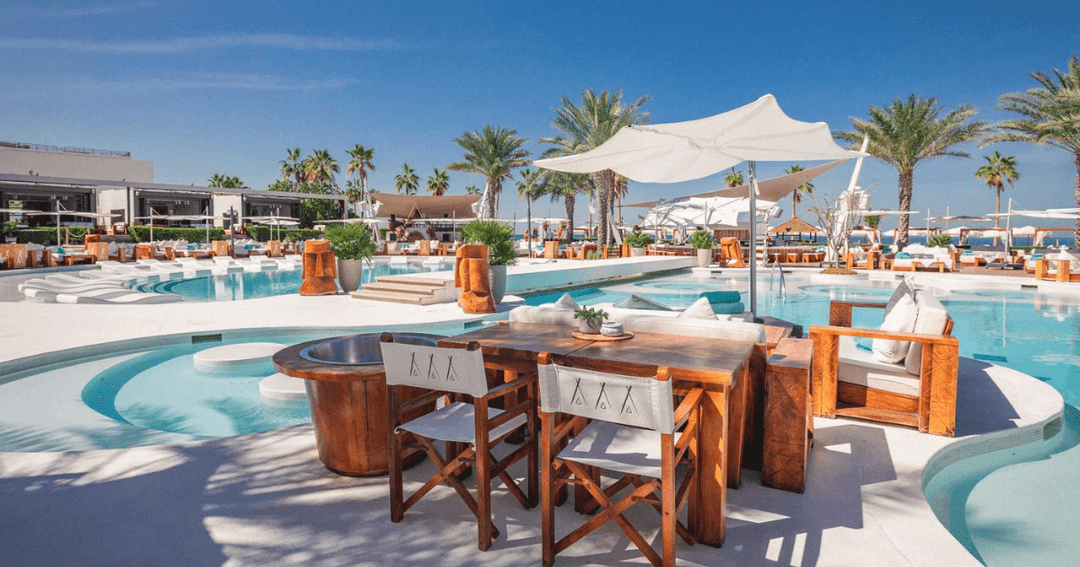 Photo of Five Refreshing Swim-Up Pool Bars To Visit In Dubai