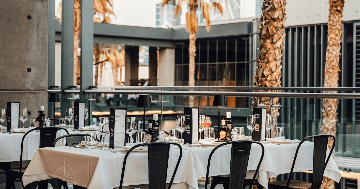 l'antica pizzeria outdoor seating in city walk, dubai